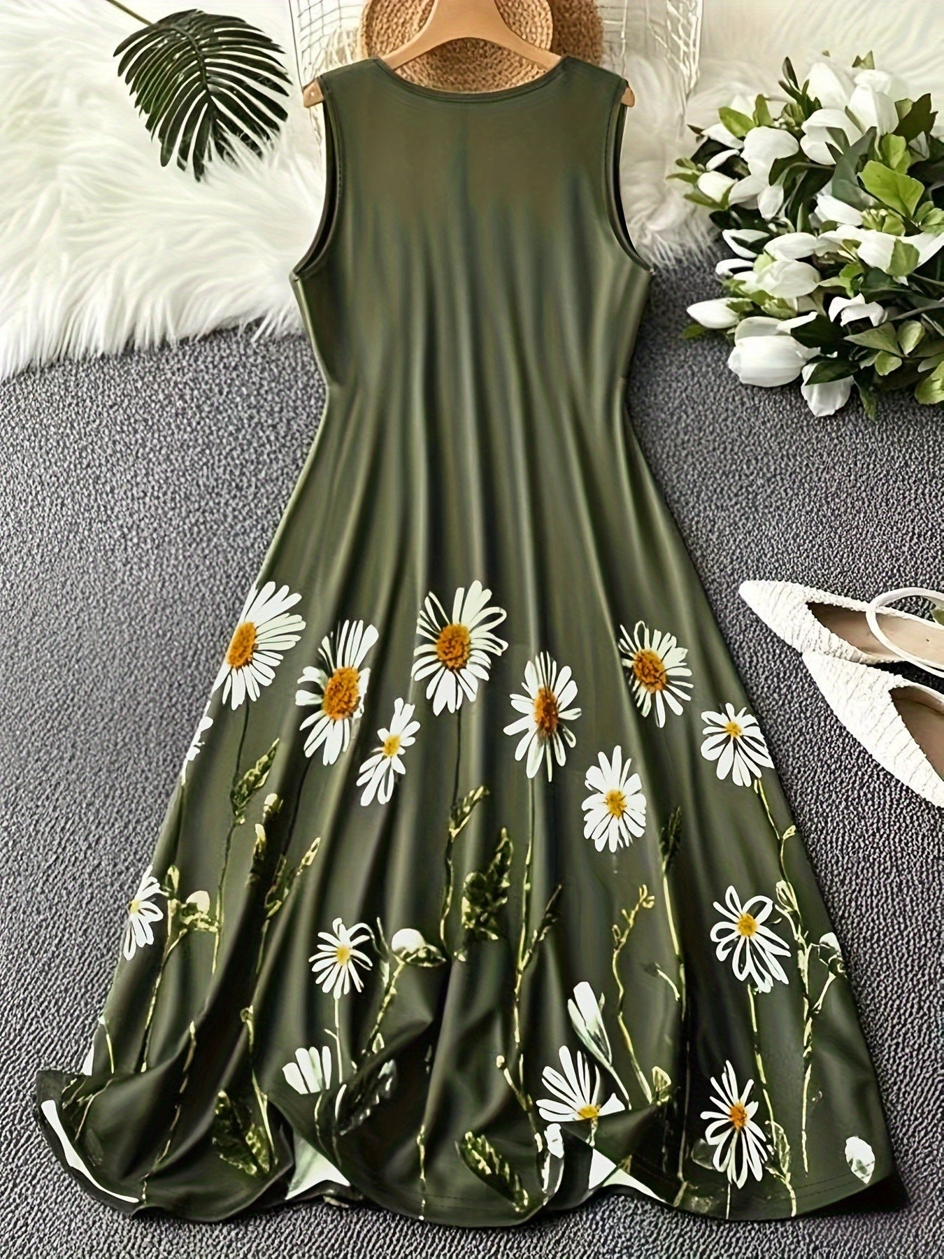 Plus Size Sleeveless Floral Dress - Navy Blue with White Daisy & Golden Accent Print, Casual Crew Neck, All-Season Comfort, Casual Dressing | Floral Print Dress | Sleeveless Fashion, Plus Size Dress