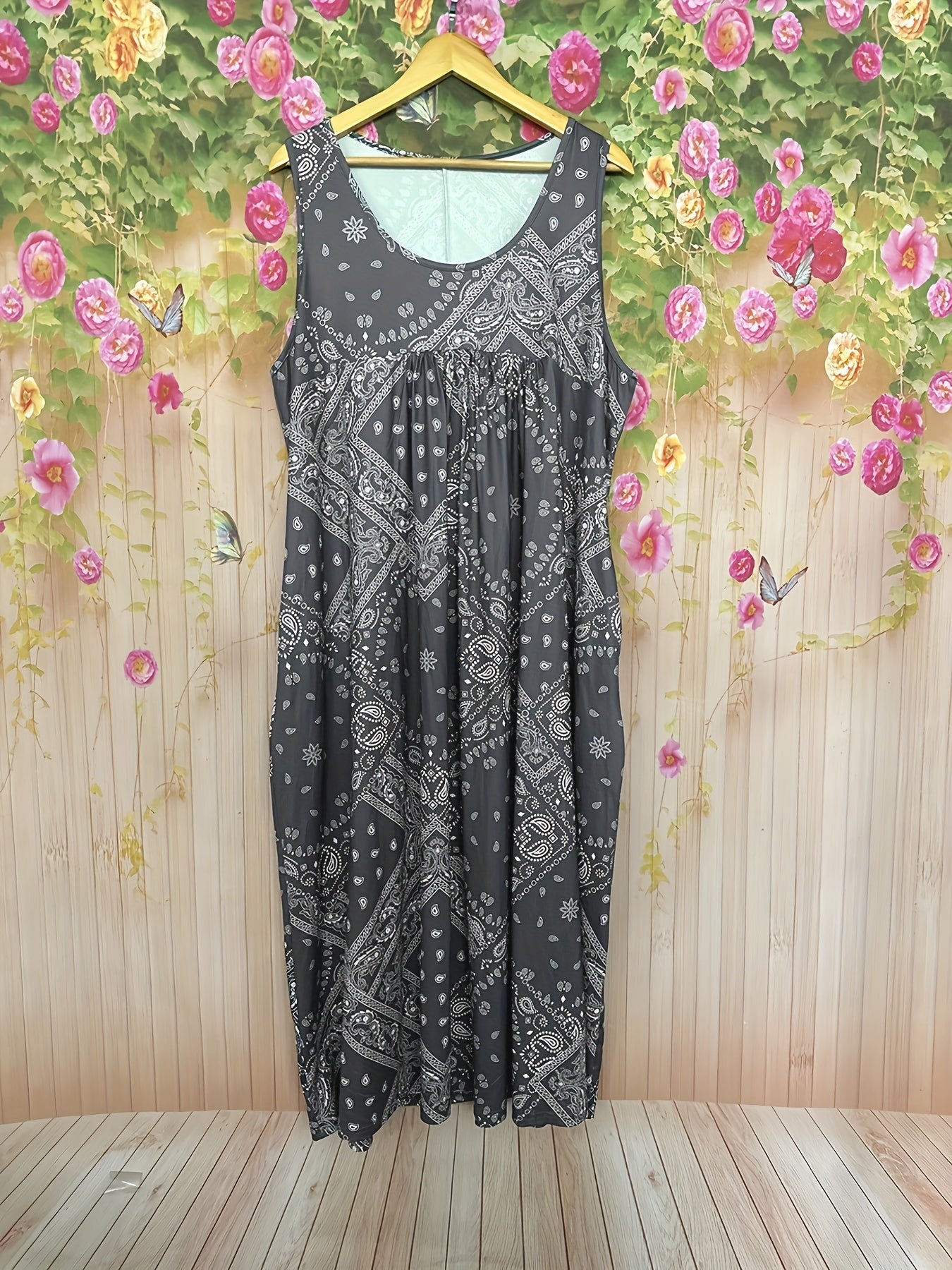 Plus Size Women's Summer Sleeveless Paisley Print Dress - A-Line Midi Dress with Round Neck, Flared Hem & Machine Washable Fabric for Casual Outings, Beach Vacations, Beach Dresses, Vacation Outfit, Medium Stretch Material